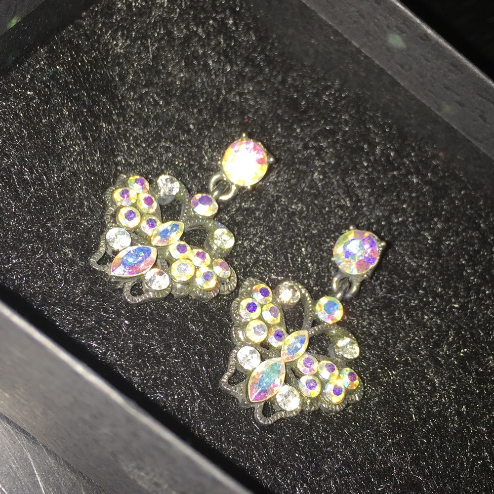 GORGEOUS earrings  🦋 💎